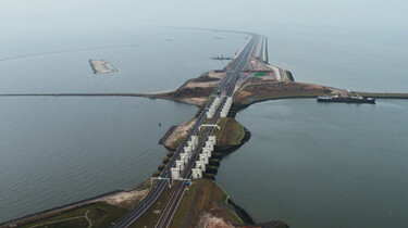Een vismigratierivier door de Afsluitdijk: Verbinding tussen Waddenzee en IJsselmeer