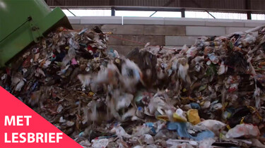 EenVandaag in de klas: Plastic afval verbranden of recyclen
