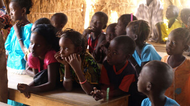 Naar school in Senegal