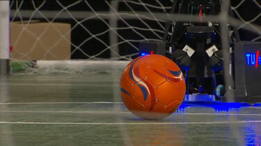 Hoe kan een robot voetballen?