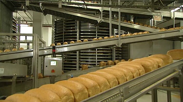 Hoe wordt brood gebakken in de fabriek?