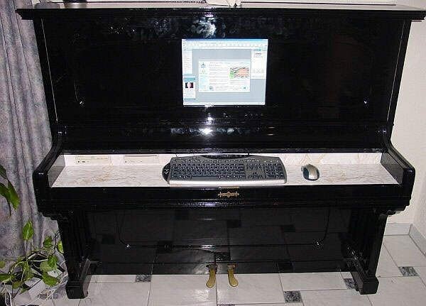 Computer in piano Computer in piano
