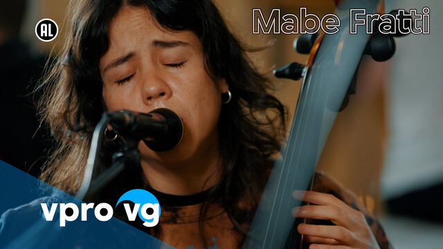 Mabe Fratti (live @Le Guess Who? 2024)