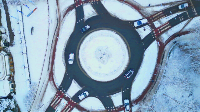 Waarom fietspaden vaak niet sneeuwvrij zijn en hoe dat beter kan: 'Beleid nog te veel gericht op auto's'