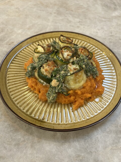 Zoete aardappelpuree met spruitjes
