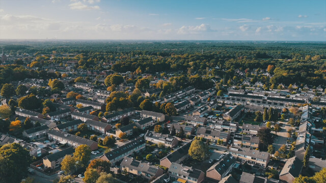 Gemeentelijke belastingen flink gestegen: woningeigenaren betalen nu gemiddeld meer dan duizend euro per jaar Gemeentelijke belastingen flink gestegen: woningeigenaren betalen nu gemiddeld meer dan duizend euro per jaar