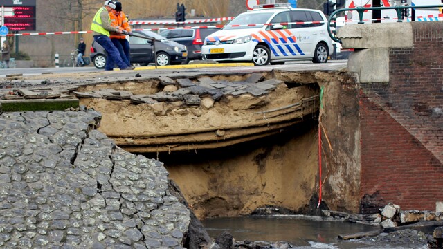 De haven van Urk dreigt te verzakken