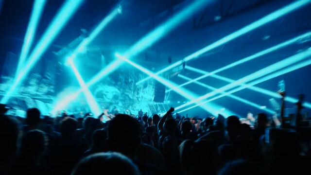 Override of the title Zaal met hardcoremuziek