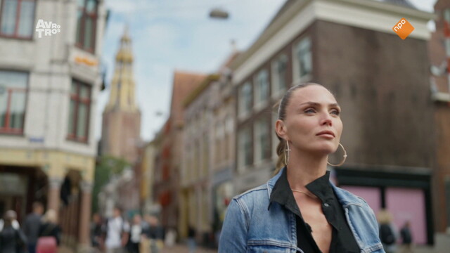 Who's that girl?