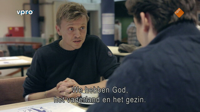 Override of the title Hotline Hongarije: Nicolaas in contact met een verscheurd land