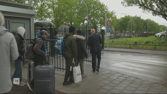 Zonder hulp van andere gemeenten slapen straks mogelijk weer mensen buiten azc Ter Apel: 'Teleurstellende situatie'