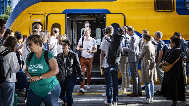 Reizigersvereniging Rover waarschuwt voor addertje onder het gras bij goedkoop NS zomerabonnement