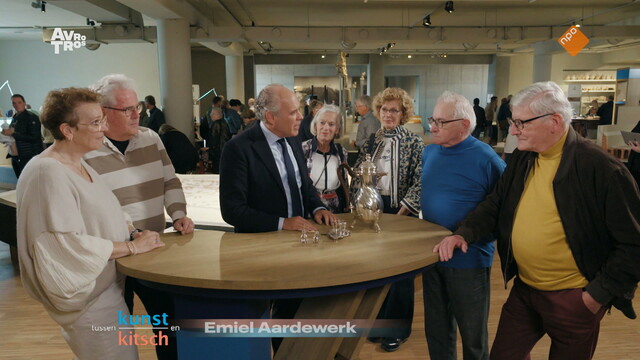 Override of the title Tussen Kunst en Kitsch