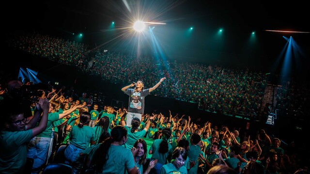 Override of the title Sing & Dance UP!