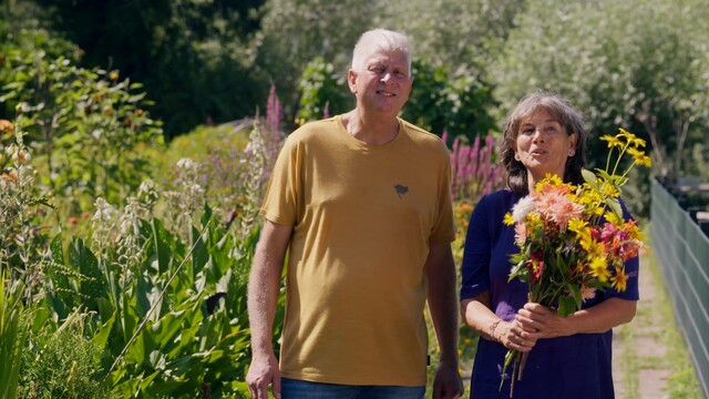 Override of the title Mascha en Paul genieten van de rust en natuur van Tuinenpark Ons Buiten met honderd siertuinen vlak bij Utrecht.