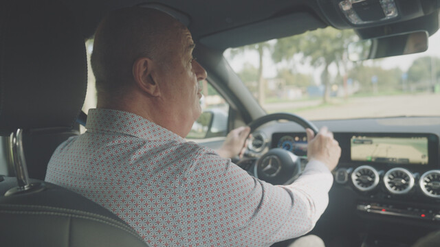 Onbevoegde rijinstructeurs: toezicht en handhaving ontbreken