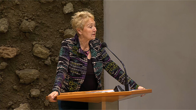 Override of the title Kamer is zeer kritisch over kabinetsplan om de huishoudelijke hulp in de Wmo te schrappen: ‘Mogen ouderen wat kosten?’