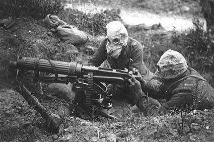 Soldaten met gasmaskers tijdens de Eerste Wereldoorlog Soldaten met gasmaskers tijdens de Eerste Wereldoorlog