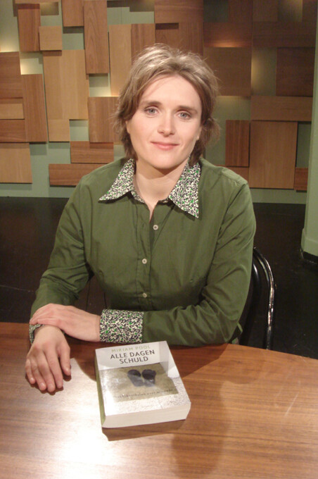 Mirjam Pool bij boeken op tv