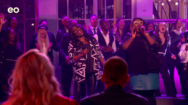 Coaches Berget Lewis en Shirma Rouse ontroeren met ‘We shall overcome’ | Aflevering 4