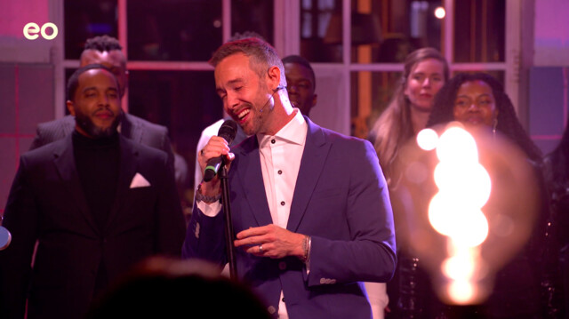 Charly maakt indruk met intieme uitvoering van ‘People get ready’ | Aflevering 4