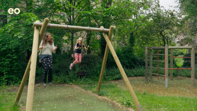 Hoe gaat dat bij jullie thuis? | Aflevering 3 | Opgroeien in een woongemeenschap