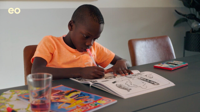 Hoe gaat dat bij jullie thuis? | Aflevering 5 | Silvia biedt haar zoon structuur