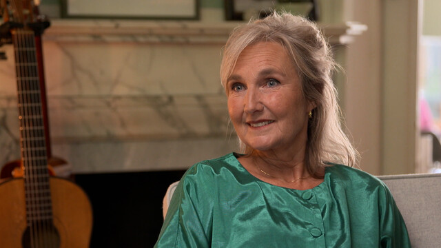 Jellie Brouwer over hoe ze het geloof niet helemaal losliet | Adieu God?