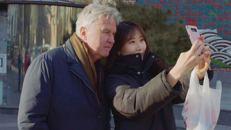 27mei_Guus_Hiddink_terug_in_Zuid-Korea_-_en_nog_steeds_mateloos_populair