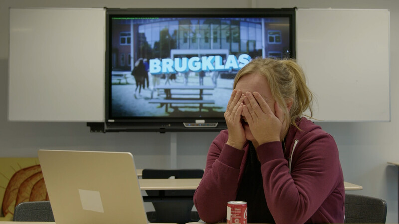 'TOEN HEB IK ECHT IETS STOMS GEZEGD!' | REACT TO 4 | BRUGKLAS S12