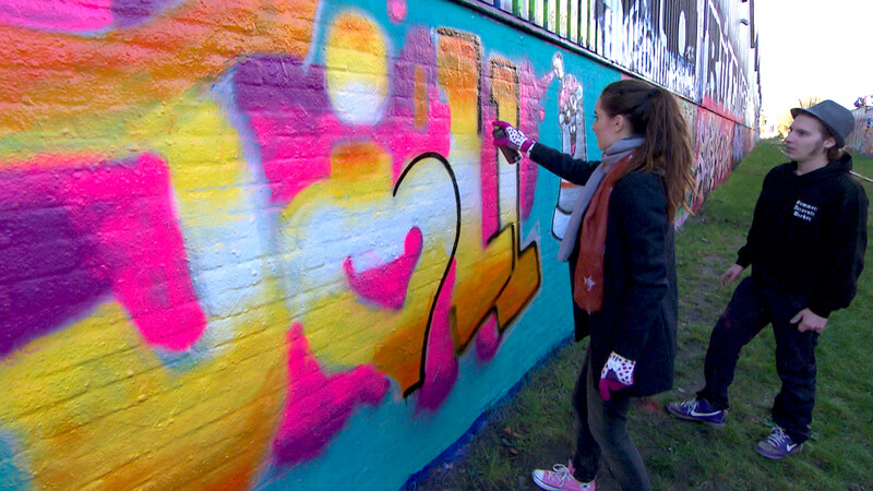 Jill gaat stiekem graffiti spuiten | Throwback