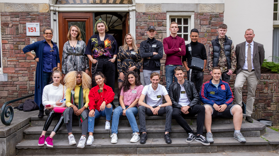 DREAM SCHOOL DREAM SCHOOL Seizoen 4 gemist? Terugkijken doe je