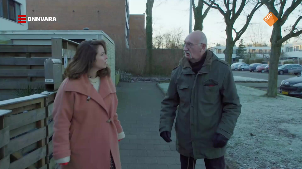 Vier Handen Op Eén Buik fragment: Sanne spreekt met opa Harm gemist