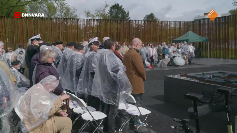 Van Roosmalen op Reportage in kamp Amersfoort