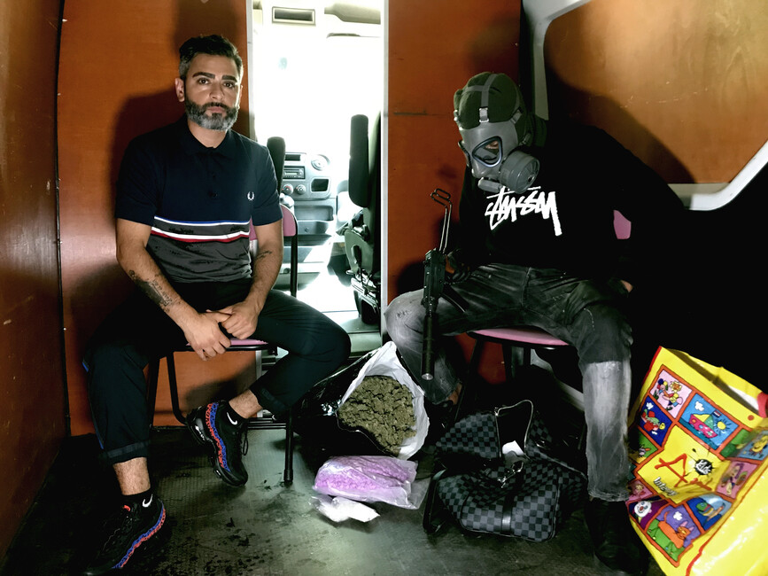 In het programma Narcostaat is het arrestatieteam te zien die een inval heeft gedaan in een drugslab eerder dit jaar in Zwingelspaan..